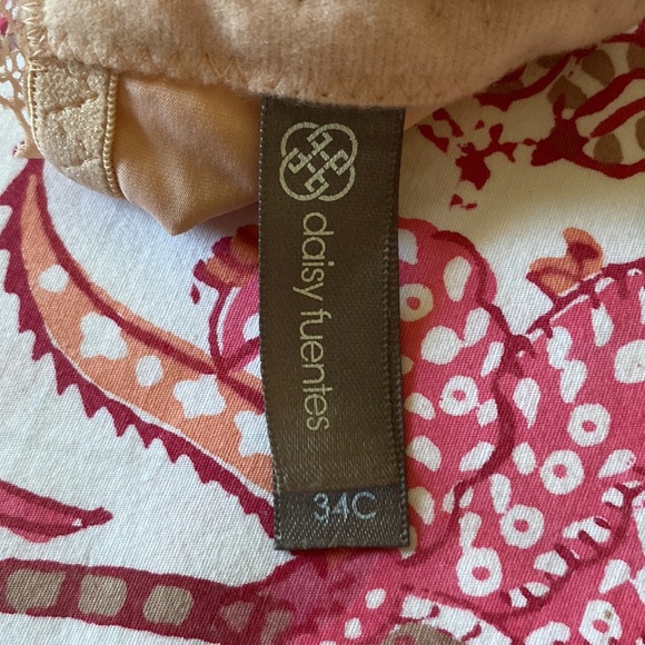 Daisy Fuentes tan padded lace bra size 34C - Picture 9 of 9